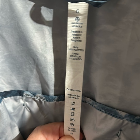 Lululemon Running Jacket - Teal Blue and Grey Pattern - Size 6 - Picture 8 of 8